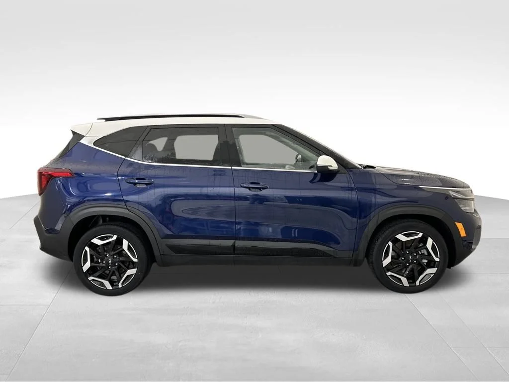 Used 2024 Blue Kia SX image 7