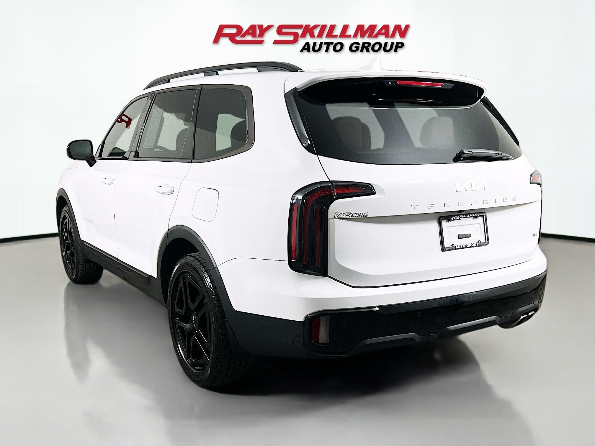 Used 2024 Glacial White Pearl Kia SX PRESTIGE X-LIN image 5