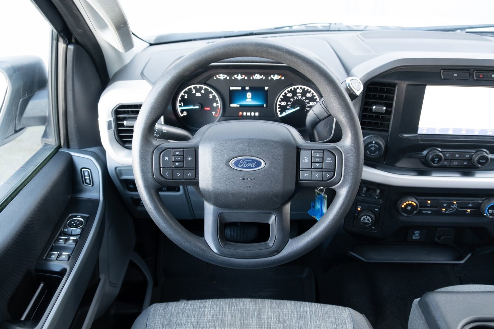 Used 2023  Ford XLT image 2