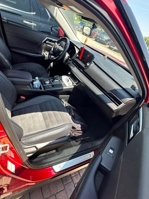 Used 2024 Red Mitsubishi SE image 3