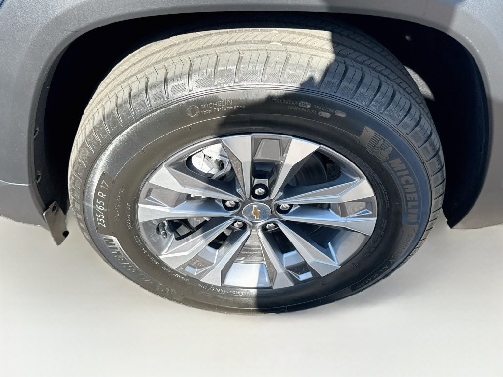2027 Chevrolet Equinox LT - Photo 33