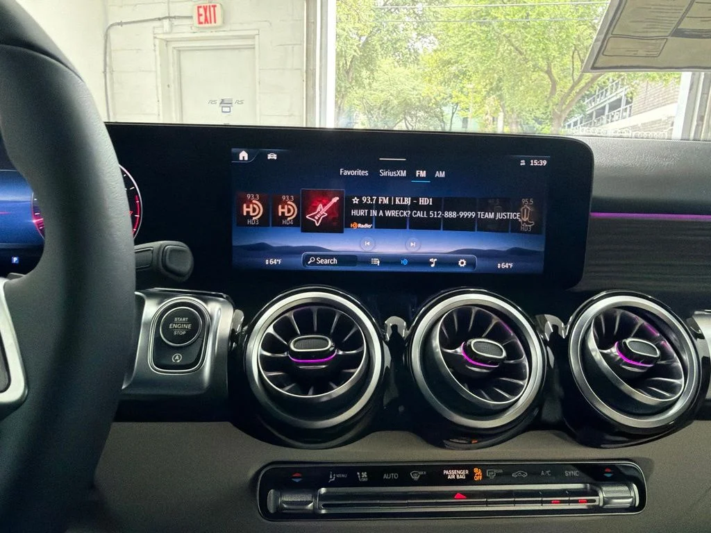 New 2026 White Mercedes-Benz GLB 250 image 31