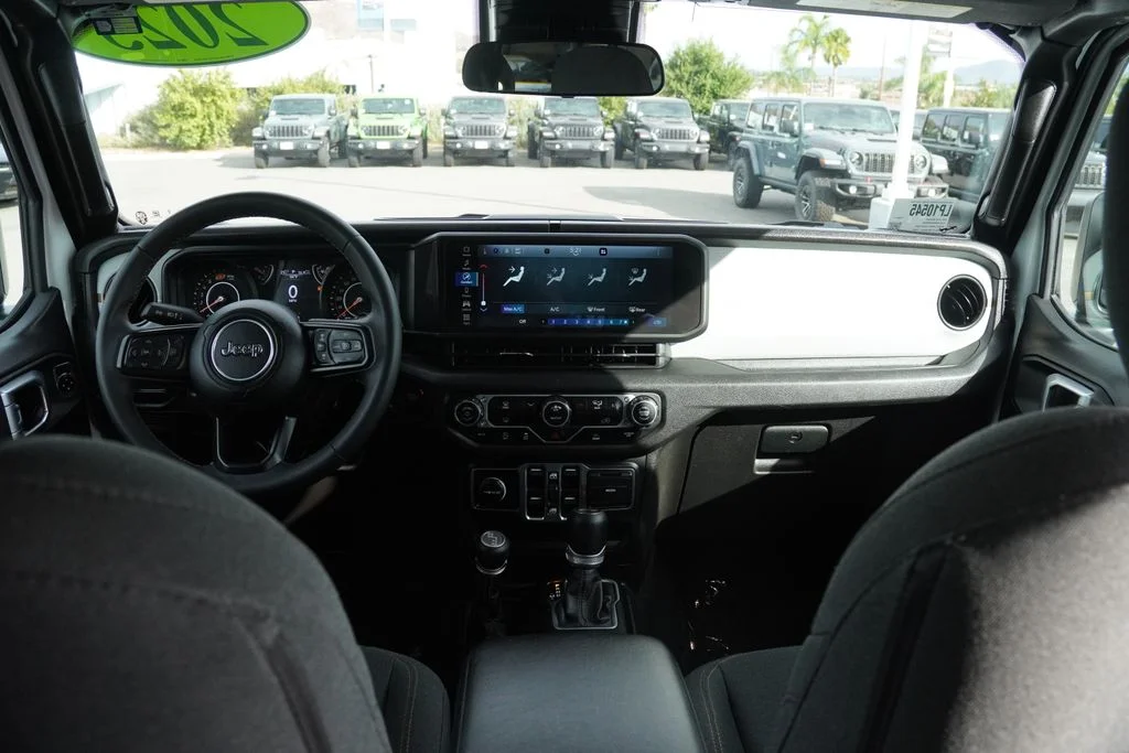 Used 2025 White Jeep Sport S image 32