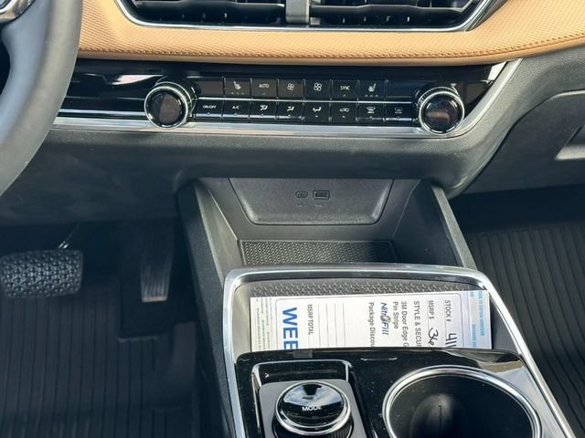 New 2026 Polar White Tricoat Chevrolet ACTIV image 8