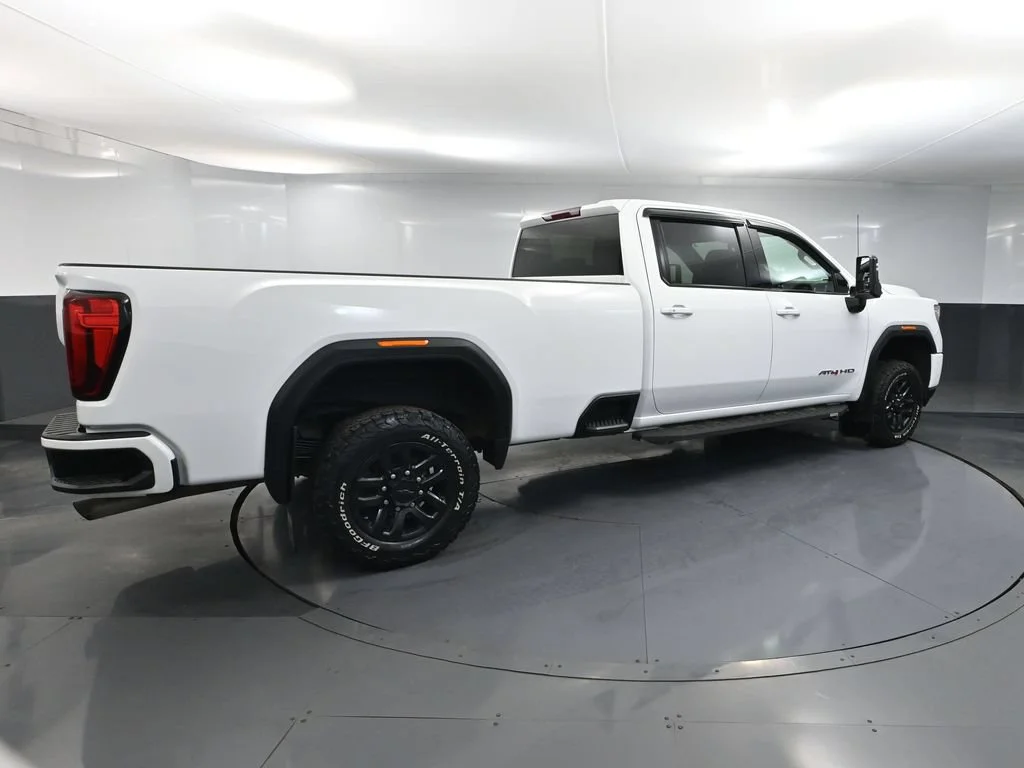 Used 2022 White GMC AT4 image 4