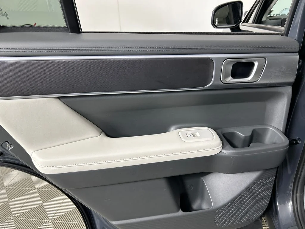 Used 2025 Gray Hyundai SEL image 16