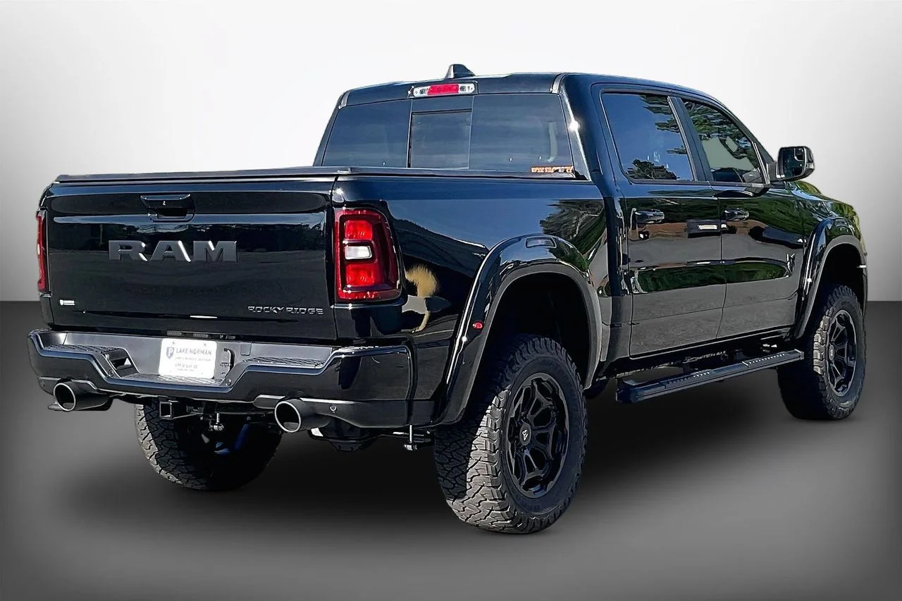 New 2026 Diamond Black Crystal Pearlcoat RAM Big Horn/Lone Star image 8