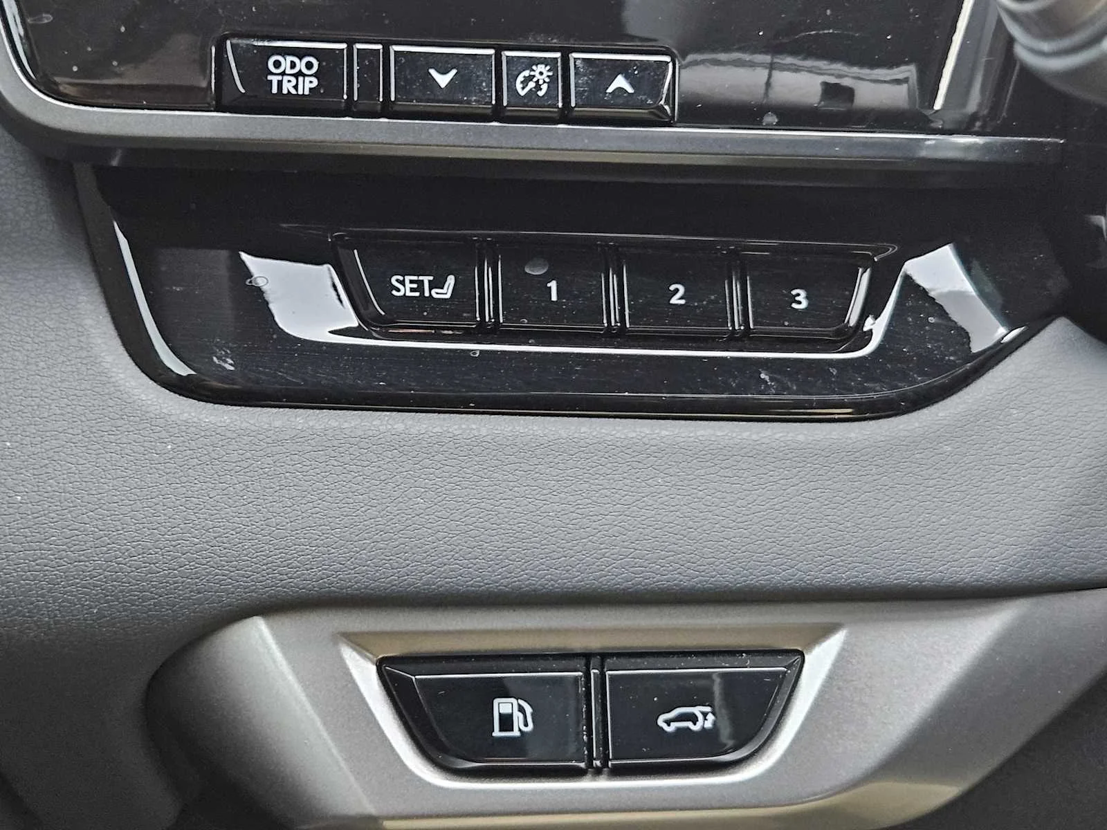 Certified Used 2025 CAVIAR Lexus Luxury image 17