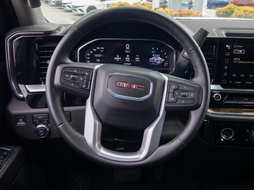 Used 2024 White GMC Elevation image 23