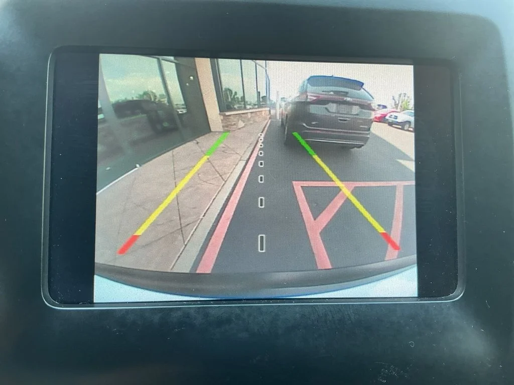 Used 2019 White Jeep Latitude Plus image 15