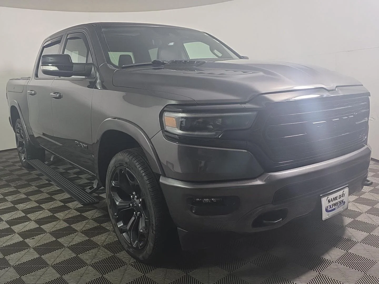 Used 2022 Granite Crystal Metallic Clearcoat Ram Limited image 9