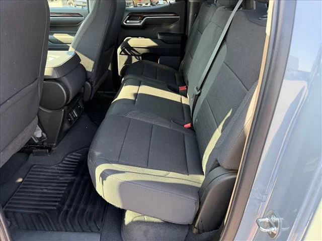 Used 2024  GMC ELEVATION image 10