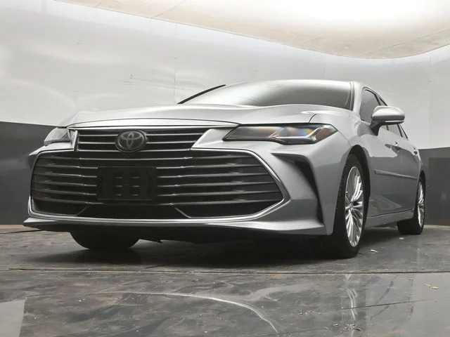Used 2019 Silver Toyota Limited image 18