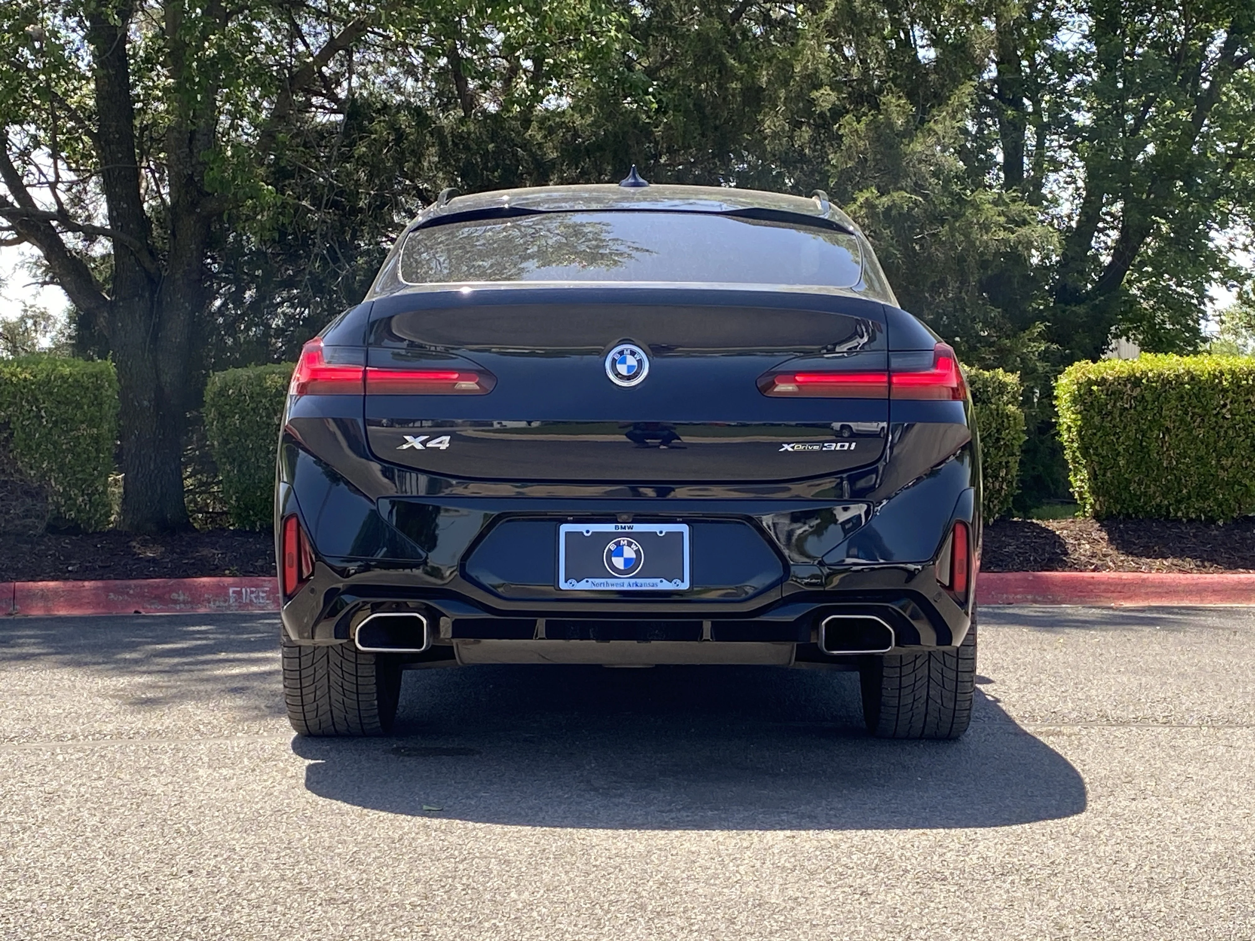 Used 2022 Carbon Black Metallic BMW  image 4