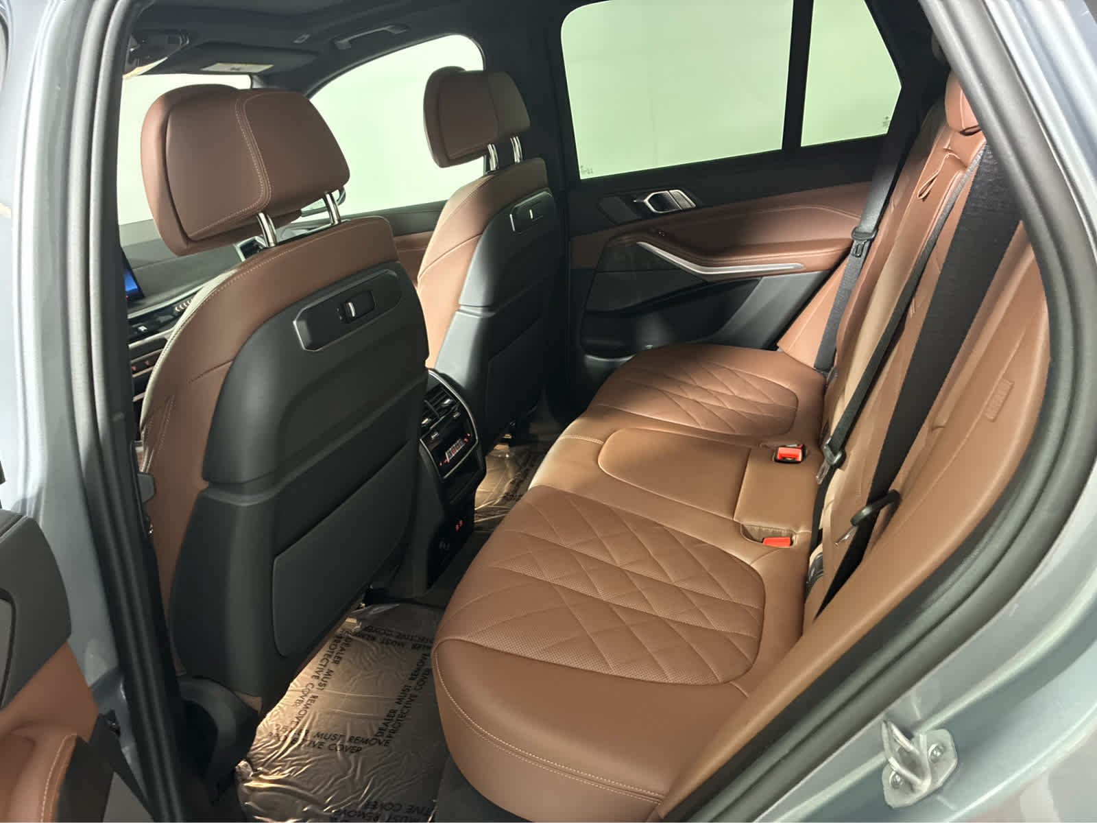 Used 2026 Skyscraper Grey Metallic BMW xDrive40i image 8