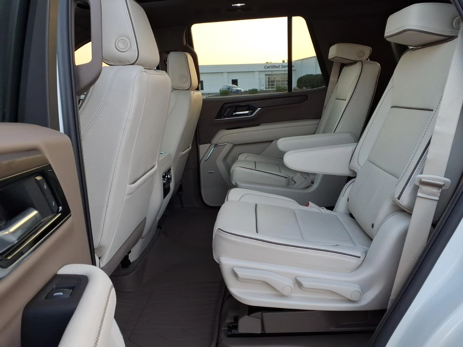Used 2025 White GMC Denali image 5