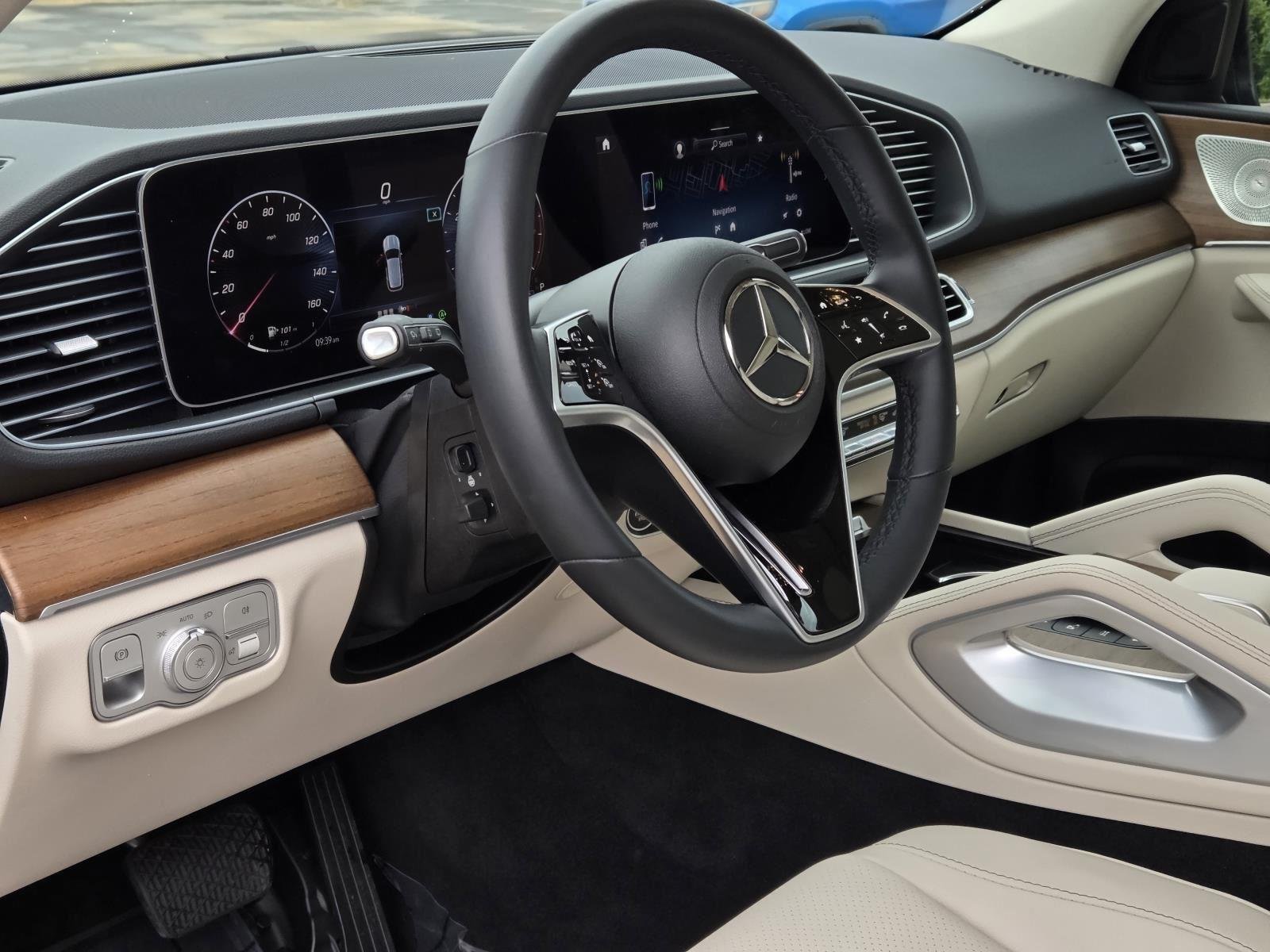 Used 2024 Twilight Blue Metallic Mercedes-Benz GLE 450 image 35