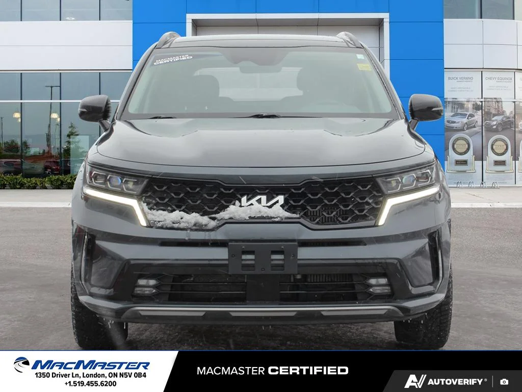 Used 2022  Kia  image 2