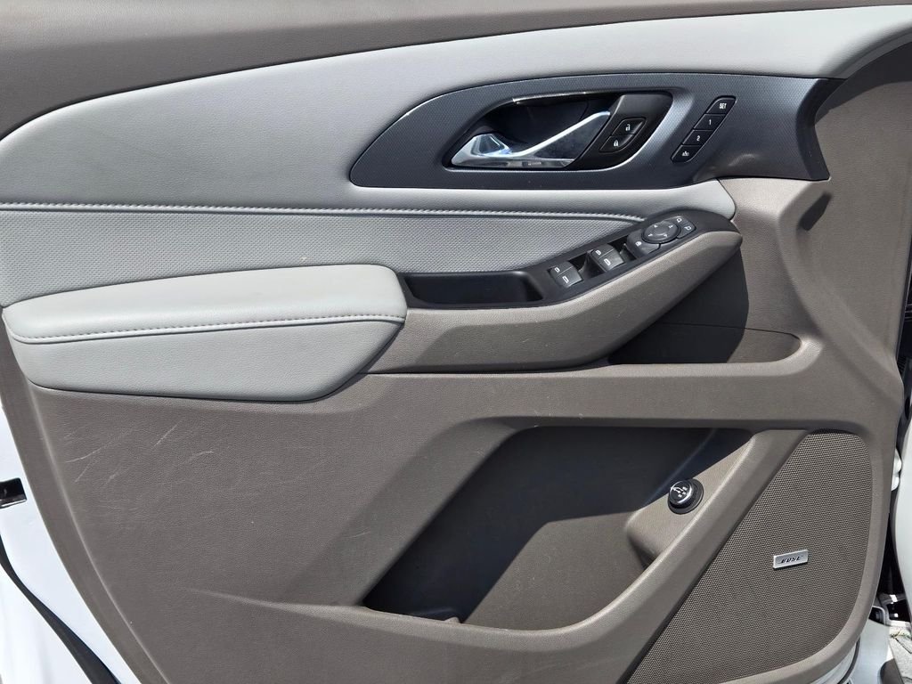 Used 2019 Beige Chevrolet Premier image 13
