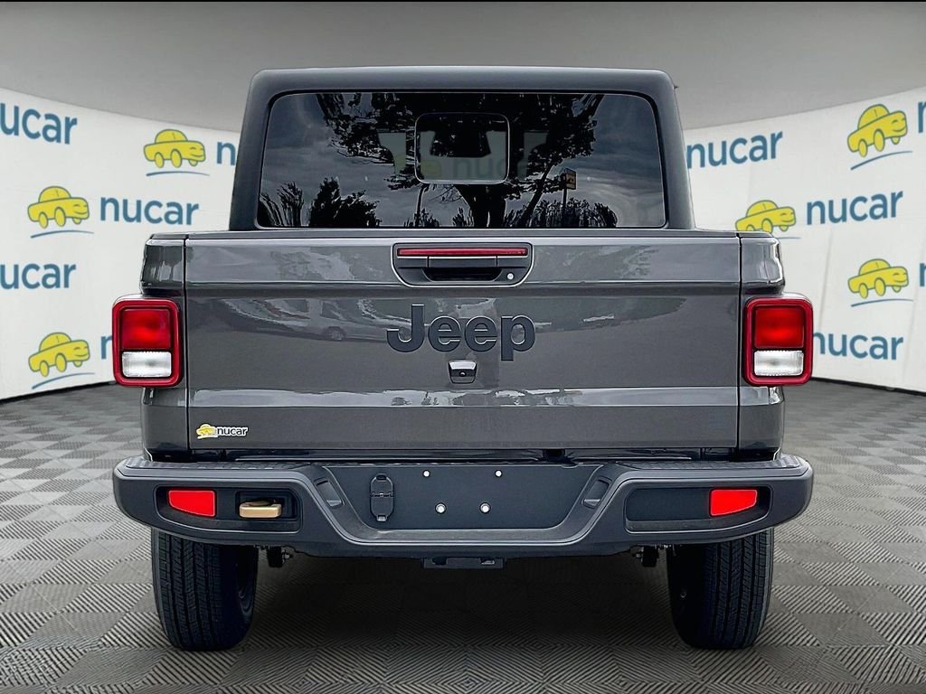 New 2026 Granite Crystal Metallic Clearcoat Jeep 85th Anniversary Edition image 6