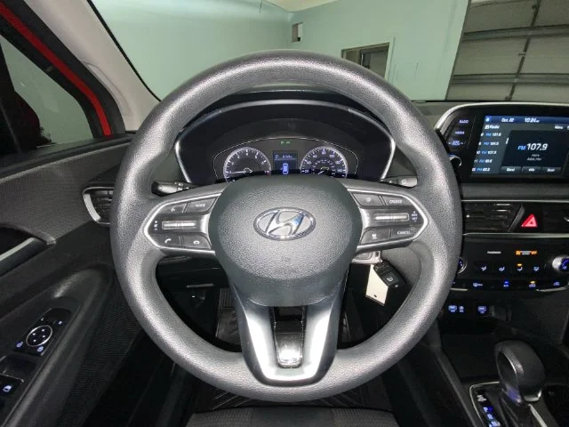 Used 2020 Red Hyundai SE image 14