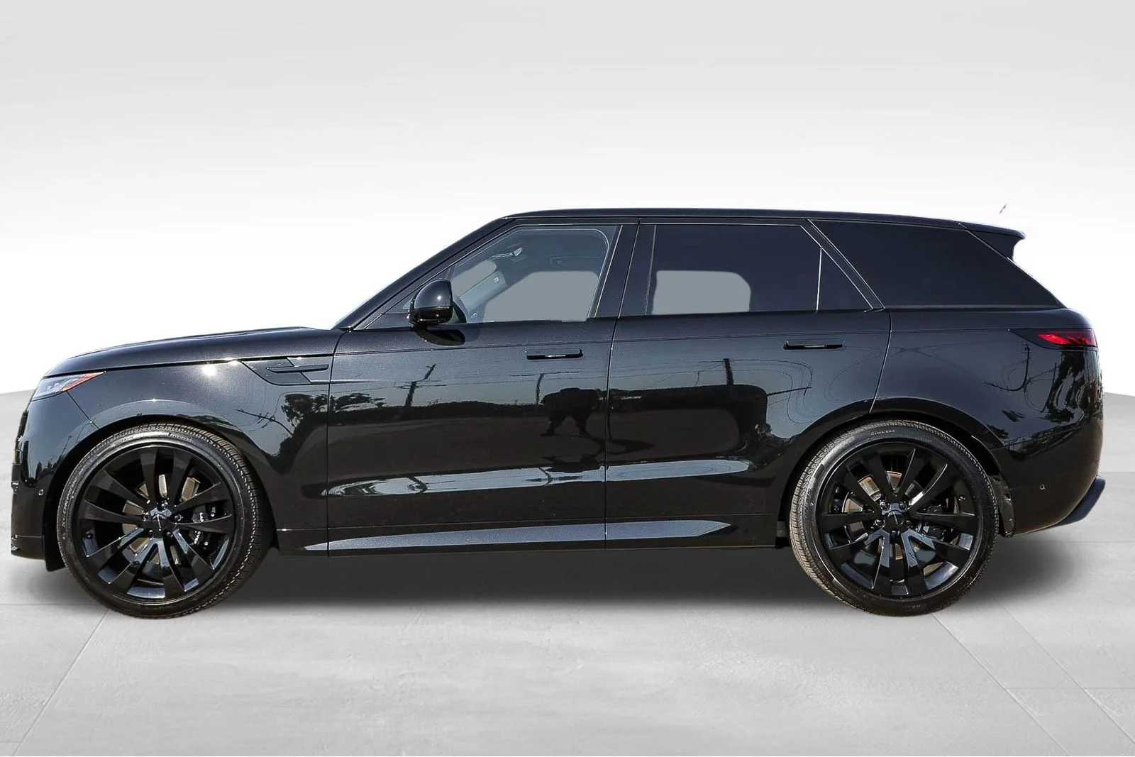 New 2026 Santorini Black Land Rover Dynamic SE image 8