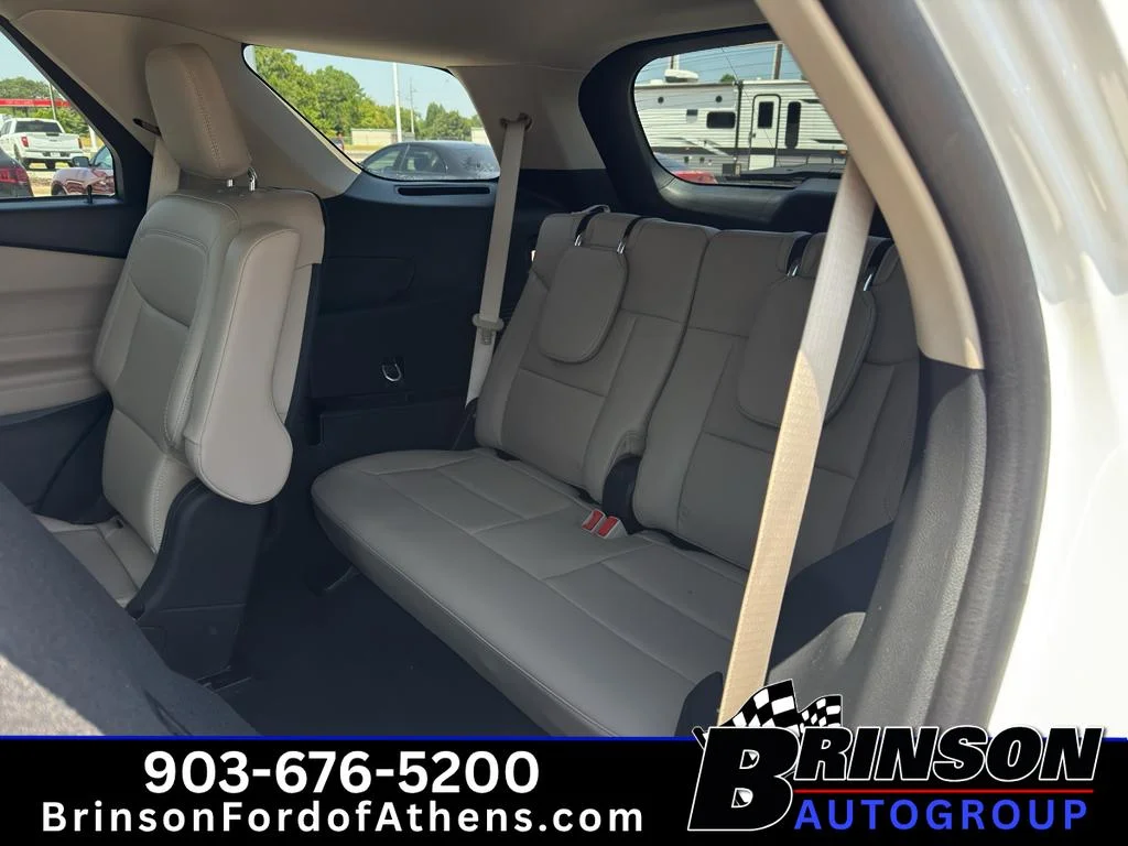 Used 2023 Star White Metallic Tri-Coat Ford XLT image 16
