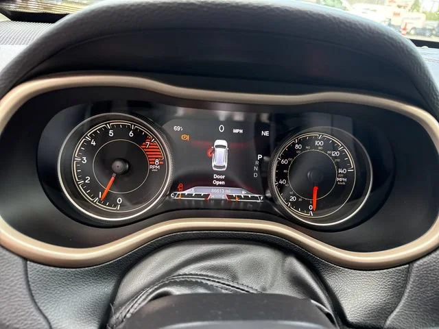 Used 2018 Diamond Black Crystal Pearlcoat Jeep Limited image 19