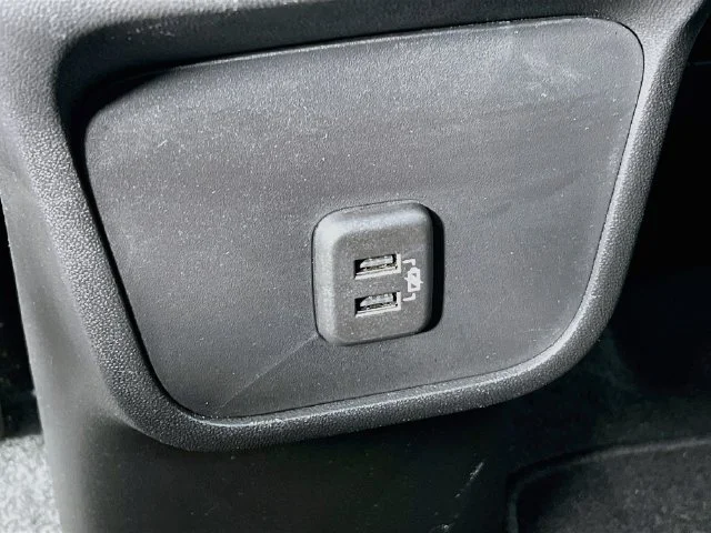Used 2023 White GMC SLE image 32