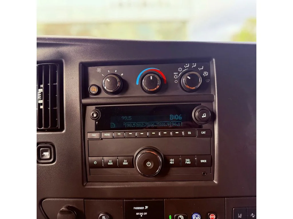 Used 2025 Summit White Chevrolet LT image 11