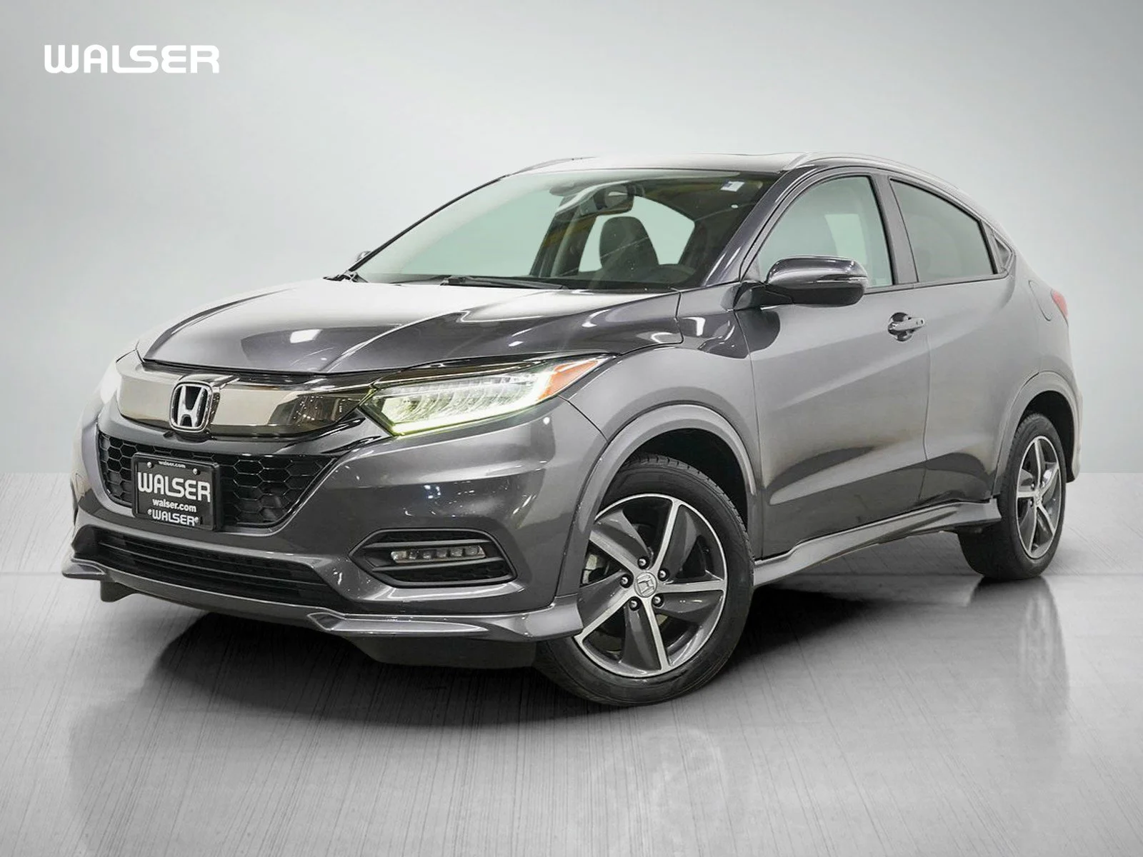 Used 2019  Honda 5D WAGON TOURING 4WD AUTO image 1