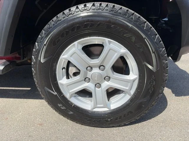 Used 2021  Jeep Unlimited Sport S image 4