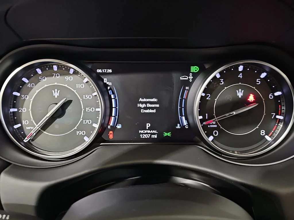 Used 2022 Red Maserati Modena image 22