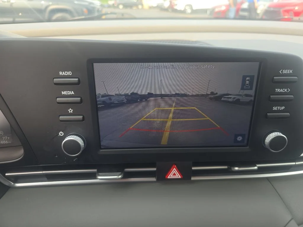 Used 2022 Phantom Black Hyundai SE image 36