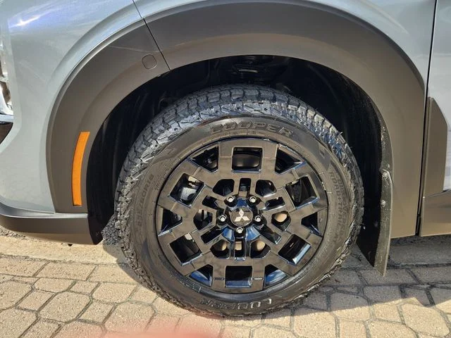 New 2026 Gray Mitsubishi TRAIL EDITION S-AWC image 4