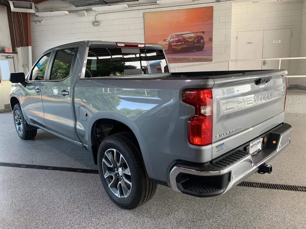 2026 Chevrolet Silverado 1500 LT - Photo 6
