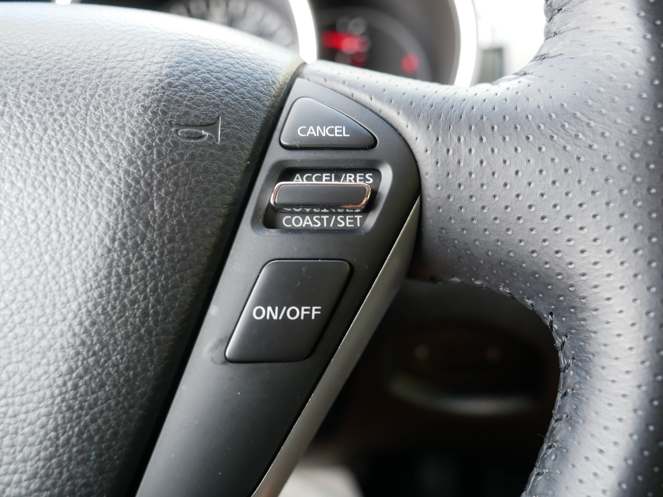Used 2014 Super Black Nissan SV image 29