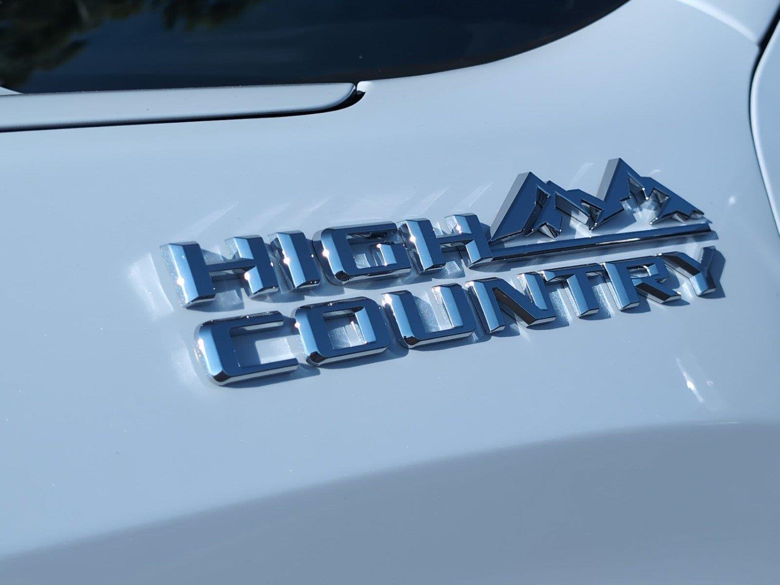 New 2026 Polar White Tricoat Chevrolet High Country image 37