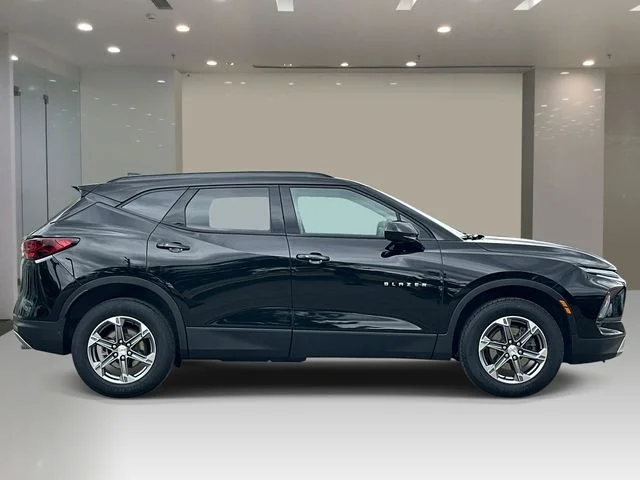 Used 2024 Black Chevrolet LT image 5