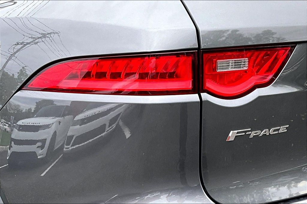 Used 2019 Gray Jaguar 25t Prestige image 33