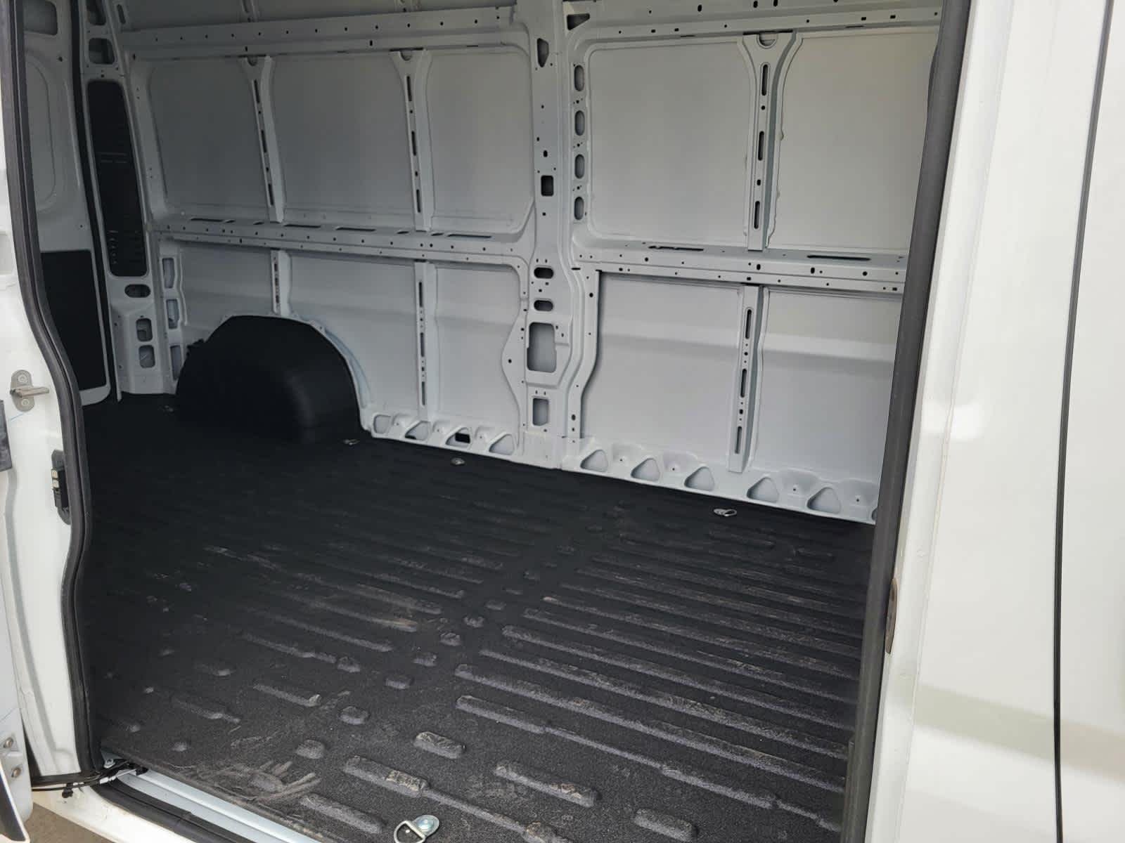 New 2026 Bright White Clear-Coat Exterior Paint RAM Tradesman image 11