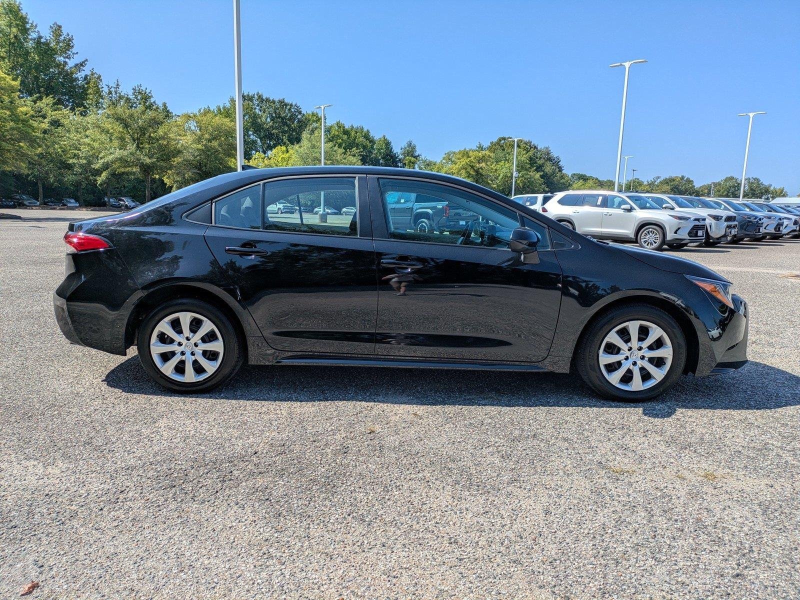 Used 2025  Toyota LE image 3