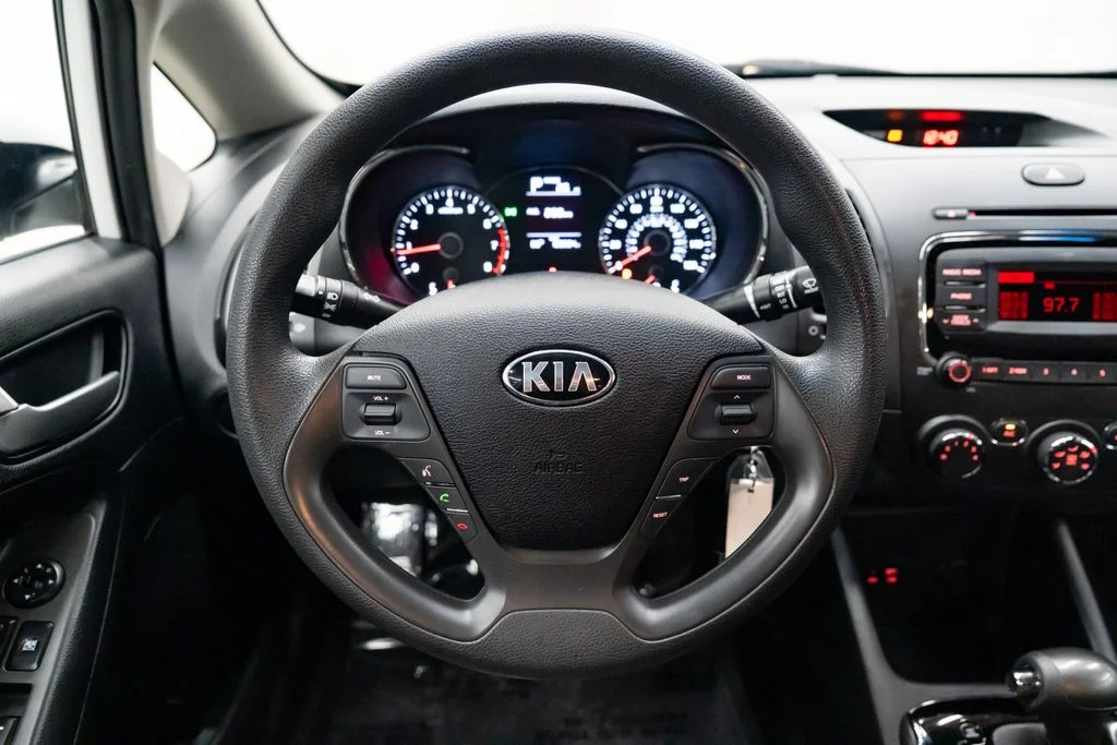 Used 2017 White Kia LX image 14
