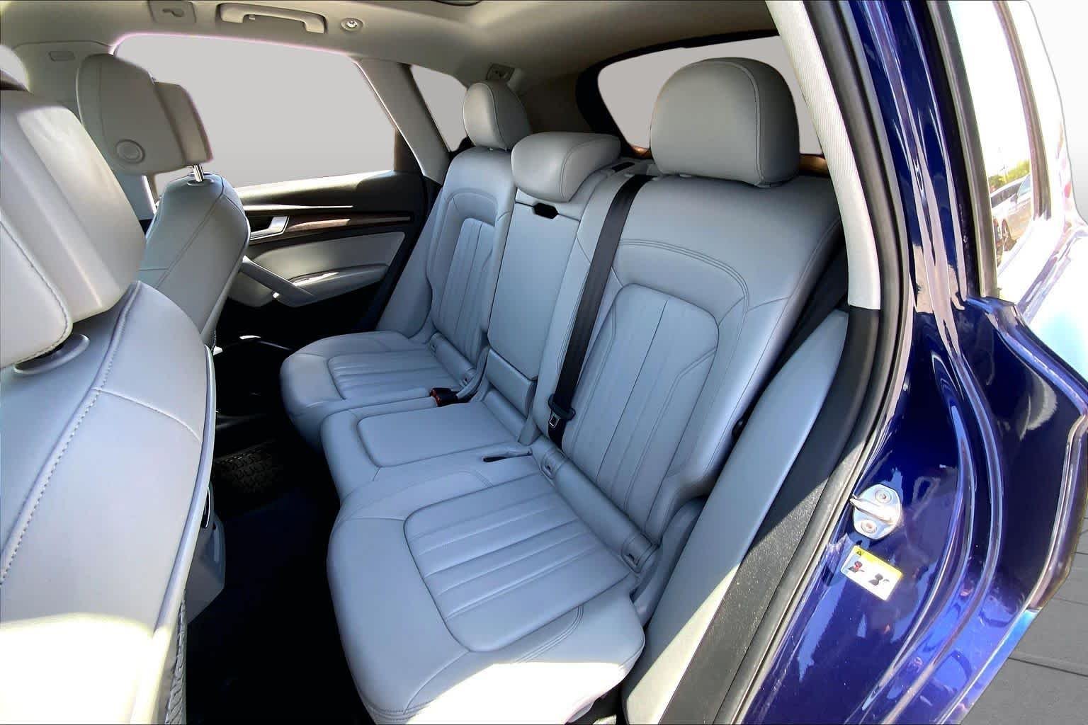 Used 2023 Navarra Blue Metallic Audi S line Premium image 21