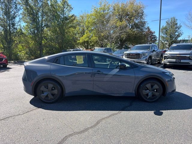 Certified Used 2027 01m2 Toyota LE image 3