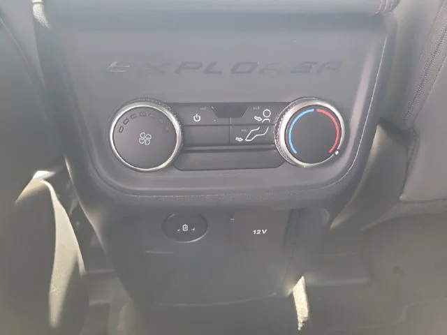 New 2027 White Metallic Ford Active image 17