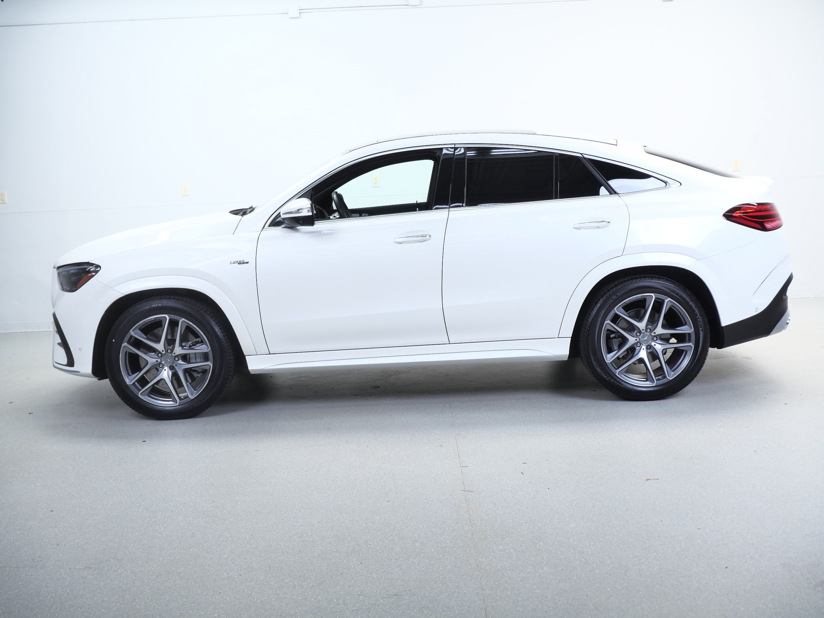 Certified Used 2024 MANUFAKTUR Diamond White Metallic Mercedes-Benz AMG® GLE 53 image 10