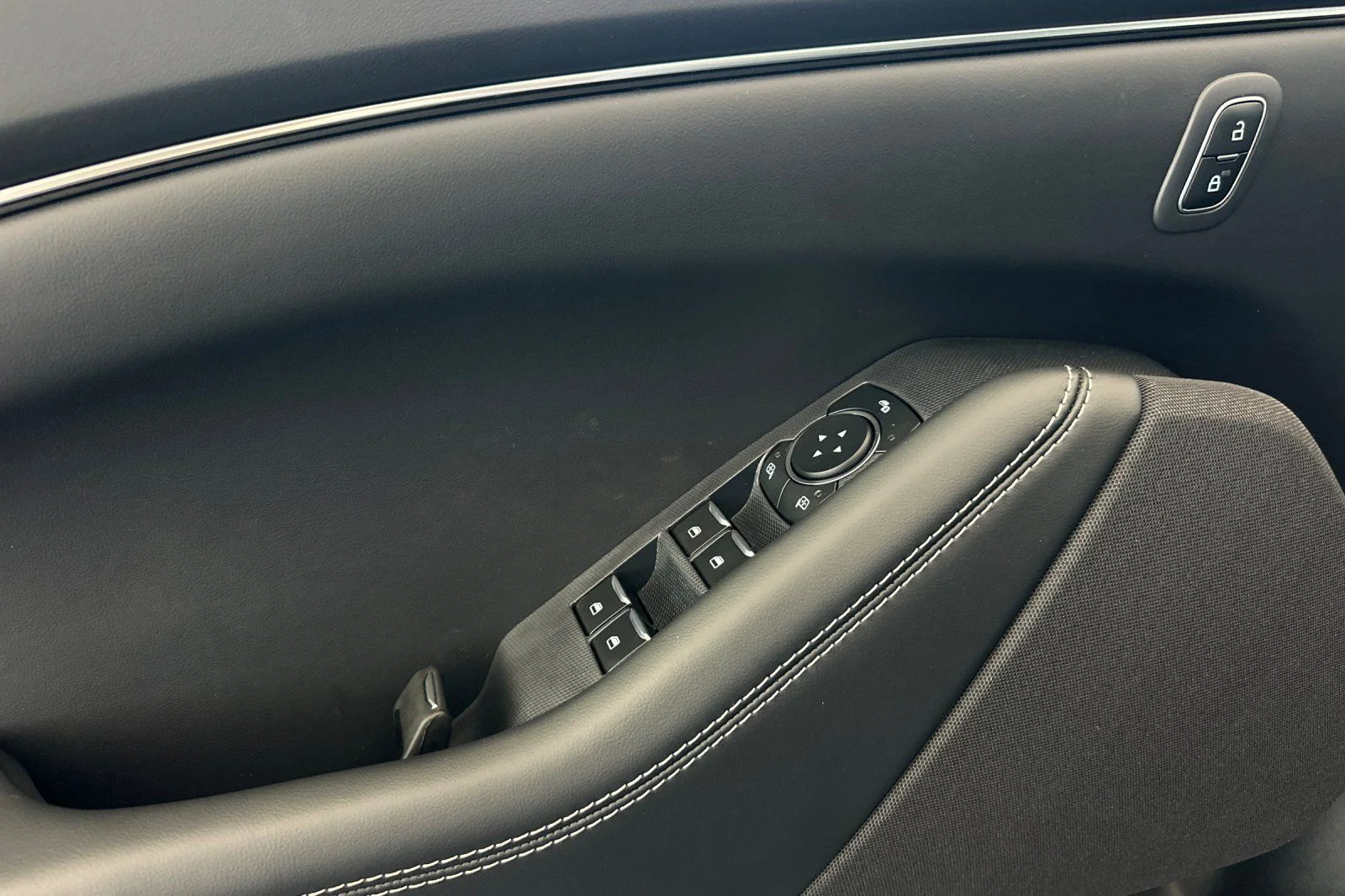 New 2026 Glacier Gray Metallic Tri-coat Ford Select image 10