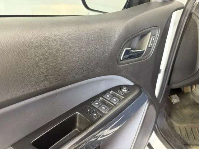 Used 2019 White Chevrolet Z71 image 16