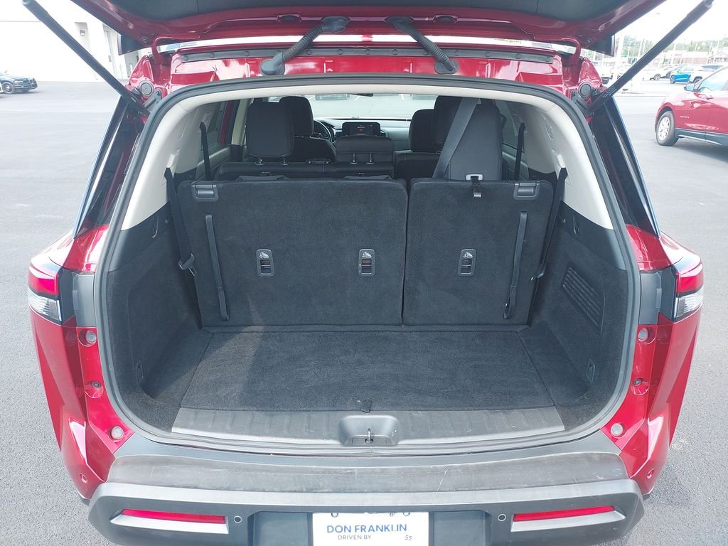 Used 2023 Red Nissan SV image 9